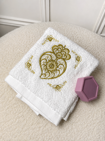 Serviette brodée - Coeur de Viana