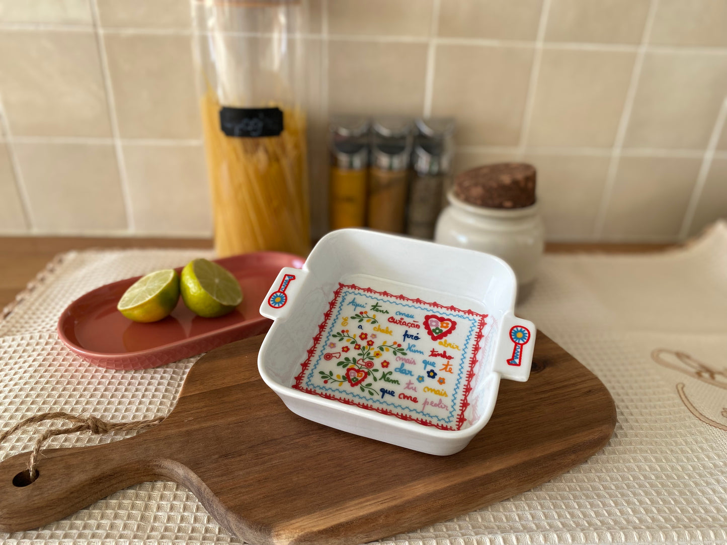 Plat carré en céramique